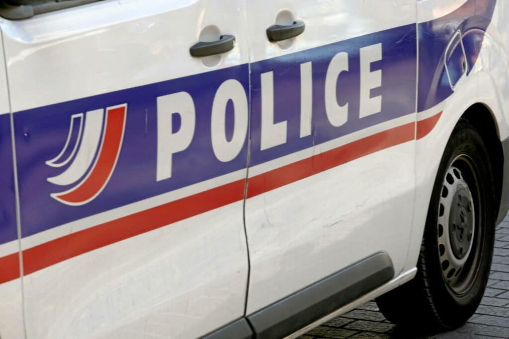 , Infos France: Un principal adjoint menacé de mort par une collégienne à Vénissieux #France